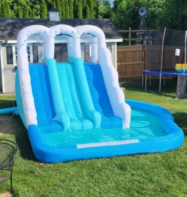 Slide and splash water park
