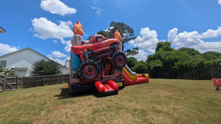 Bounce House w/ Slides Rentals